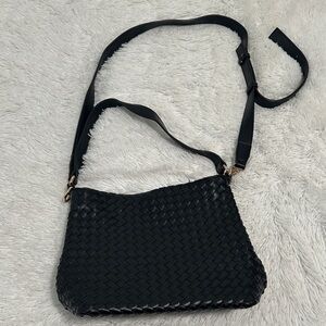 💡 Lulu Dharma Woven Faux Leather Purse